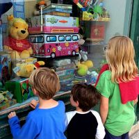 Почему английские детские магазины убирают разделение товаров по полу