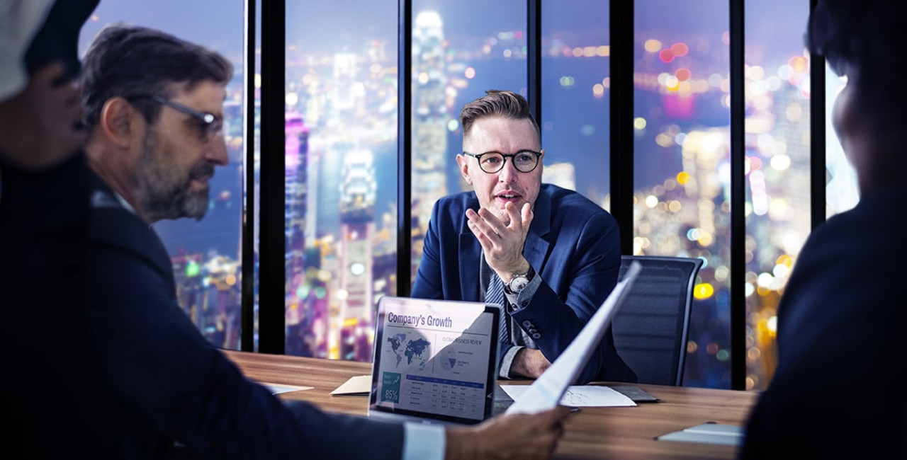 Почему ваши встречи длятся час, а решаете вы за 5 минут: 4 тактики, которые я украла у эффективных компаний