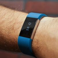 Как с помощью сарафанного радио Fitbit за 5 лет стал самым продающимся фитнес-трекером