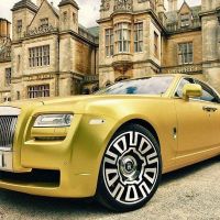 Житель Великобритании продает Rolls-Royce всего за 12 биткоинов