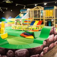 В Екатеринбурге открыт крупнейший активити-парк с плазмакарами и пушками