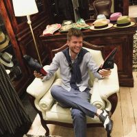 Мнение профессионала. Владелец Бутик-Ателье «Мастерская классического костюма» Пласиос-Фернандес Антонио рассказал, как одеваться нескучно