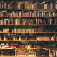 Библиотека маленького манипулятора: книги, которые нужно читать