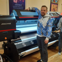 Компания «Димитекс» первой в России установила промышленный принтер для печати по текстильным материалам d.gen Arachne HEXA