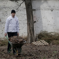 Субботник на Семёновском кладбище провели волонтёры «Союза Маринс Групп»