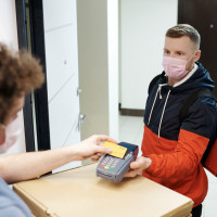 Как составить жалобу на доставку или курьера