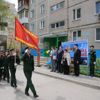 В Уфе кадеты росгвардейского класса прошли маршем во дворе дома ветерана Великой Отечественной войны