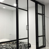 Стеклянная перегородка в комнату для зонирования