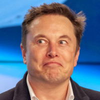 Безумный Маск: сотрудникам Tesla запретили работать удаленно