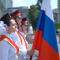 У мемориальной доски, посвящённой ОМСБОН, возложили цветы