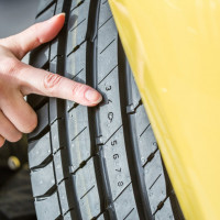 Почему не стоит покупать старые шины⁠⁠