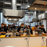 Мы помогаем подросткам, оказавшимся в трудной жизненной ситуации, найти свою профессию!