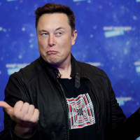 Илок Маск прогнозирует увеличение оттока денег из банков