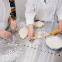 Трудоустройство гражданина Республики Казахстан в пекарню