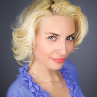 Надежда Туманова поделилась экспертным мнением насчет того, как получить роль в рекламе, рассказала о гонорарах и разницей ролей первого и второго плана