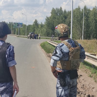 В Уфе росгвардейцы убедили сдаться мужчину, угрожавшего взорвать гранату