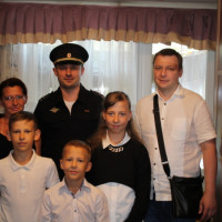 Представитель Общественного совета при УВД по ВАО поздравил многодетную семью с новым учебным годом