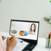 Образовательные форматы меняются: макротренды, профессиональные тренды и задачи HR