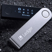 Криптокошелёк Ledger обновился. Теперь он отдаёт вашу сид-фразу другим компаниям и просит за это 120$ в год