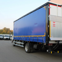 Фургон с гидробортом: особенности и его преимущества