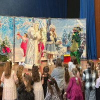 В рамках акции «Полицейский Дед Мороз» в УВД по ЮАО были организованы праздничные представления для детей сотрудников органов внутренних дел