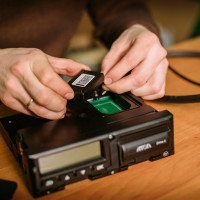 Тахограф: устройство, контролирующее работу водителей и безопасность на дороге