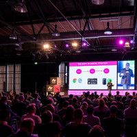 Бот, который расстроил Тейлор Свифт. Чего еще ждать от искусственного интеллекта