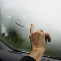 Запотевшие окна авто: причины и противодействие⁠⁠