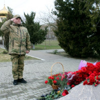 В Херсонской области росгвардейцы почтили подвиг воинов-интернационалистов