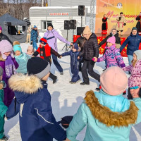 Военнослужащие росгвардейцы вместе с коллективом охраняемого предприятия отметили Масленицу