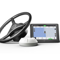 В чем преимущество трактора с автопилотом?