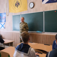 В Херсонской области росгвардейцы провели урок мужества для школьников с экскурсом в историю