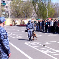 В казанском полку Росгвардии будущих призывников познакомили с военной службой