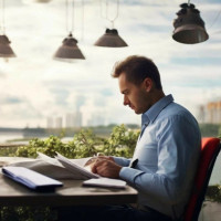 Треть россиян в летнее время подвержены риску прогулять работу