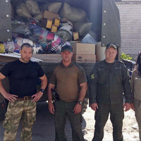 Росгвардейцы доставили гуманитарную помощь жителям Херсонской области