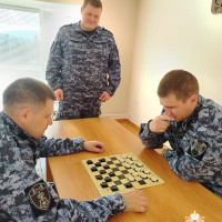 В Башкортостане сотрудники Росгвардии приняли участие в турнире по шашкам