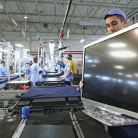 Крупный китайский производитель телевизоров решил прекратить выпуск своей продукции на территории России