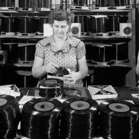 Спрос на виниловые диски значительно превышает их производство