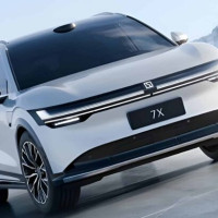 Zeekr рассекретил интерьер 7Х и анонсировал внедорожник с ДВС