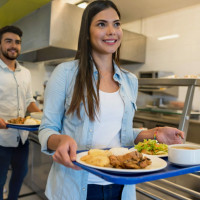 Недостаток кадров меняет облик ресторанного бизнеса в Санкт-Петербурге