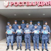 В г. Нижнекамске, в рамках Дня солидарности в борьбе с терроризмом, росгвардейцы вспомнили соотечественников, погибших в результате терактов