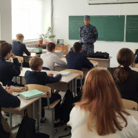 В Татарстане сотрудники вневедомственной охраны Росгвардии напомнили школьникам безопасности