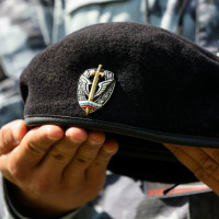 Сотрудники СОБР и ОМОН Росгвардии прошли испытания на право ношения знака отличия полицейского спецназа