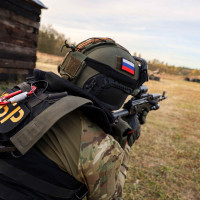 В Казани сотрудники СОБР и ОМОН прошли испытания на право ношения геральдического знака отличия полицейского спецназа Росгвардии