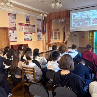 В Казани ветеран УВО Росгвардии рассказал школьникам о службе во вневедомственной охране