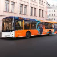 В Питере запустили первый бесплатный экскурсионный автобус. Аудиогид озвучила Татьяна Буланова