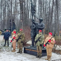 Казанские спецназовцы Росгвардии приняли участие в районных мероприятиях к Дню Героев Отечества