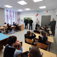 Сотрудники ОМОН «Тайфун» поздравили с Новым годом школьников из Тукаевского района Татарстана