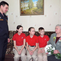 В Казани росгвардейцы поздравили ветерана вневедомственной охраны - блокадницу Ленинграда с годовщиной освобождения города от немецко-фашисткой блокады