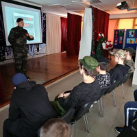 В Самаре офицеры СОБР провели урок мужества под названием «Повторяя подвиг»